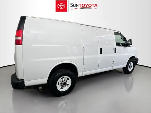 Used 2020 GMC Savana 3500 RWD image 4