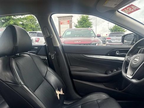 Used 2023 Nissan Maxima SV w/ Floor Mat Group FWD image 15