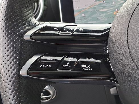 Used 2023 Mercedes-Benz GLC 300 4MATIC image 16