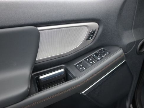 Used 2025 Ford Expedition Active RWD image 11