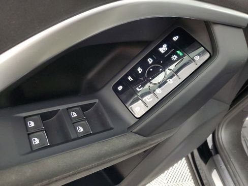 Used 2025 Audi SQ5 Premium Plus w/ Premium Plus Package image 19