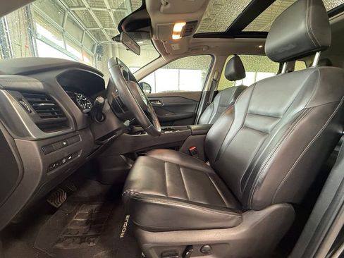 Used 2023 Nissan Rogue SV w/ SV Premium B Package FWD image 20