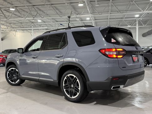 New 2026 Honda Pilot Touring image 17