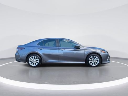 Used 2024 Toyota Camry LE image 9