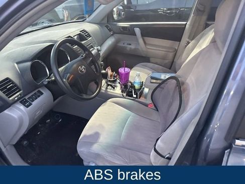 Used 2012 Toyota Highlander 4WD w/ Cold Weather Pkg image 11