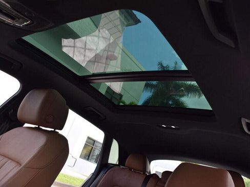 Used 2022 Audi e-tron Premium image 75