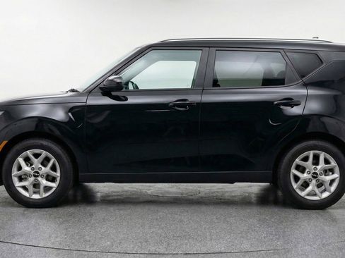 Used 2025 Kia Soul LX w/ LX Technology Package FWD image 5