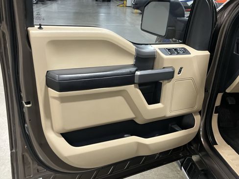 Used 2015 Ford F150 XLT w/ Equipment Group 302A Luxury RWD image 16