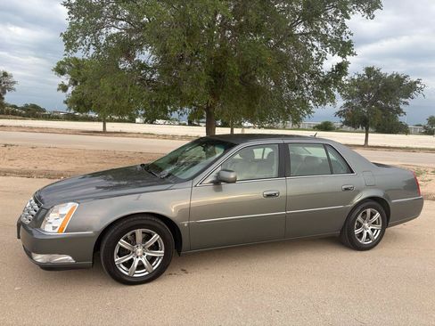 Used 2006 Cadillac DTS FWD image 7
