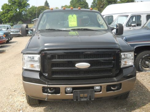 Used 2005 Ford F250 4x4 SuperCab Super Duty image 2