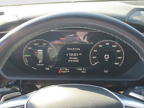 Used 2024 Audi Q8 e-tron Premium Plus image 31