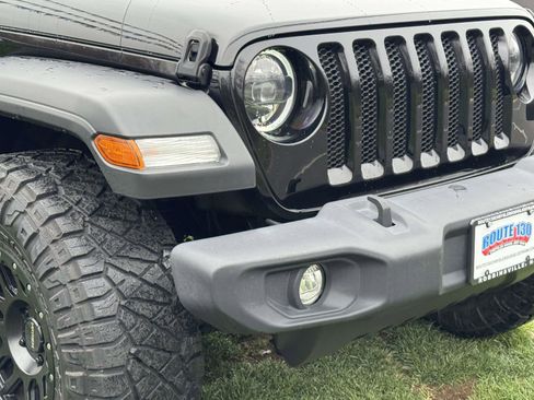 Used 2023 Jeep Wrangler Sport image 7