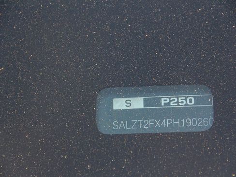 Used 2023 Land Rover Range Rover Evoque R-Dynamic S image 27