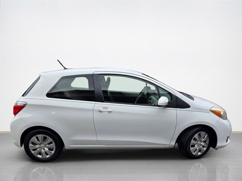 Used 2013 Toyota Yaris L FWD image 2