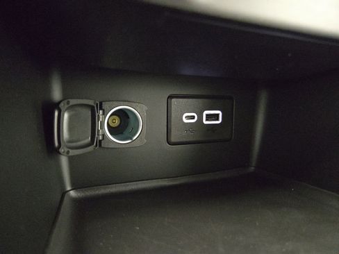 Certified 2023 GMC Acadia SLE image 28