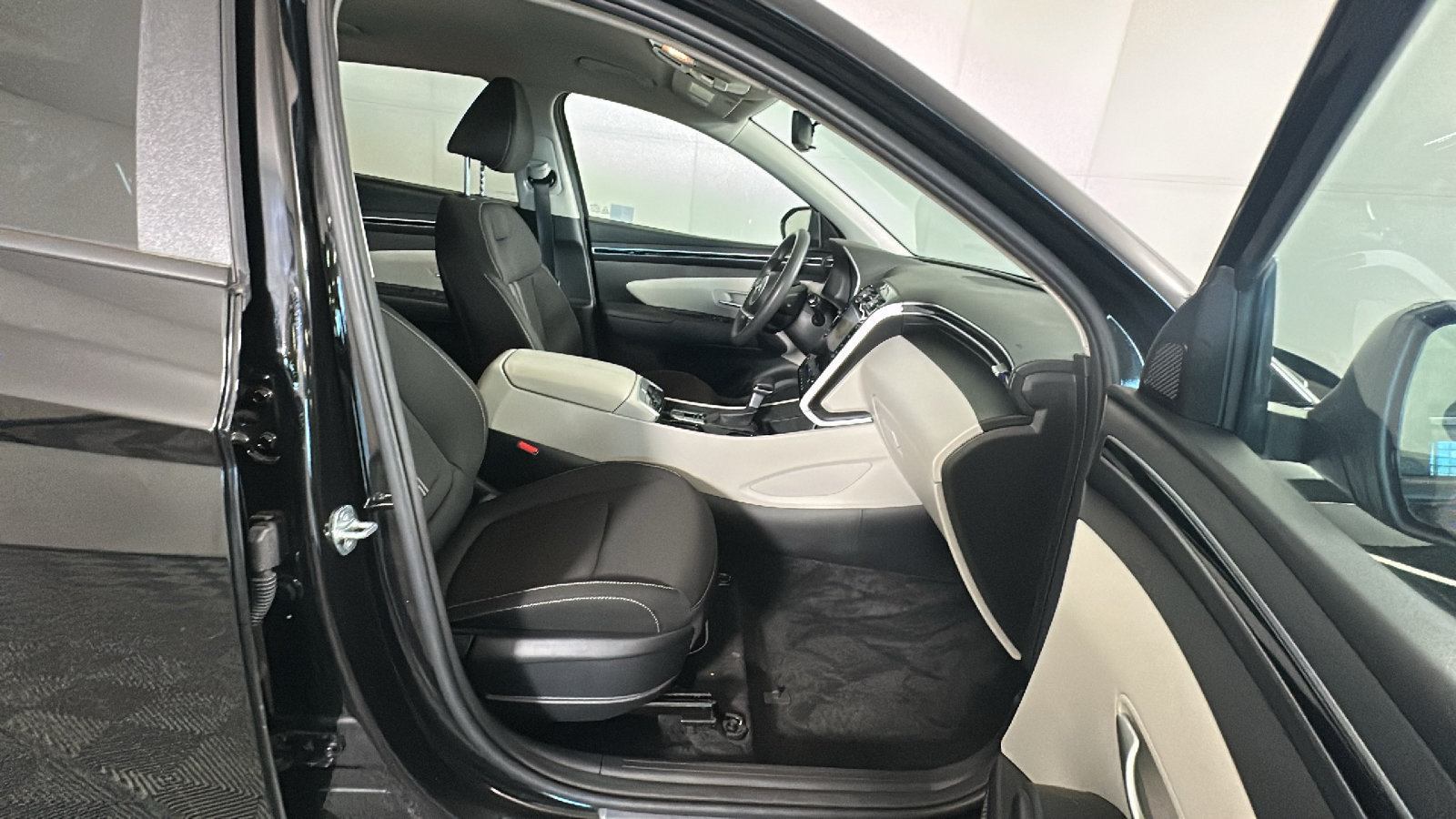 Certified 2024 Hyundai Tucson SEL FWD image 37