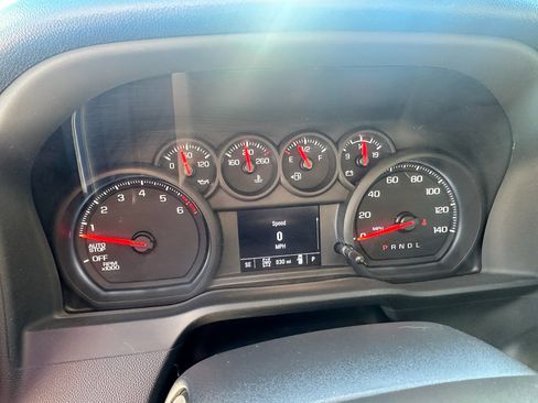 Used 2025 Chevrolet Silverado 1500 Custom Trail Boss w/ LPO, Dark Essentials Package image 9