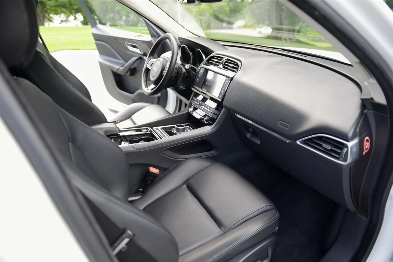 Used 2018 Jaguar F-PACE Premium AWD/4WD image 65