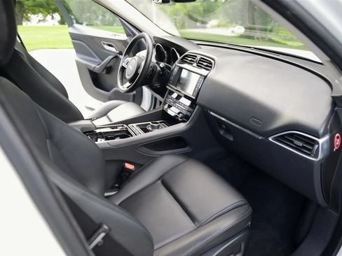 Used 2018 Jaguar F-PACE Premium AWD/4WD image 65