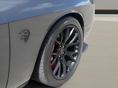 Used 2015 Dodge Challenger SRT Hellcat image 5