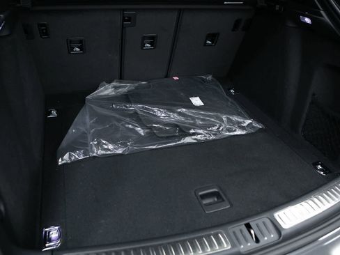 Certified 2026 Porsche Macan AWD/4WD image 39
