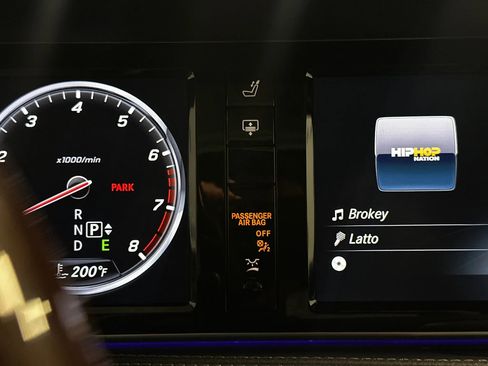 Used 2017 Mercedes-Benz S 550 Sedan image 33