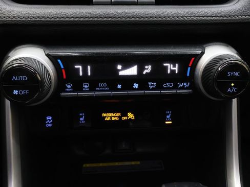 Used 2020 Toyota RAV4 Limited AWD/4WD image 23