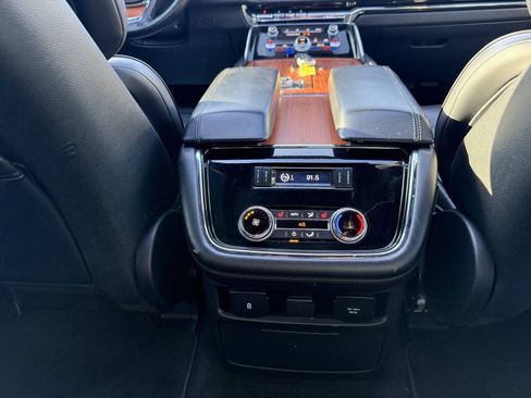 Used 2019 Lincoln Navigator Reserve AWD/4WD image 19
