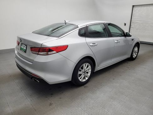 Used 2017 Kia Optima LX FWD image 10