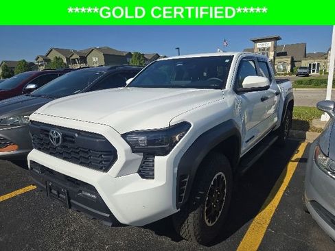 Used 2025 Toyota Tacoma TRD Off-Road w/ TRD Off Road Upgrade Package AWD/4WD image 3