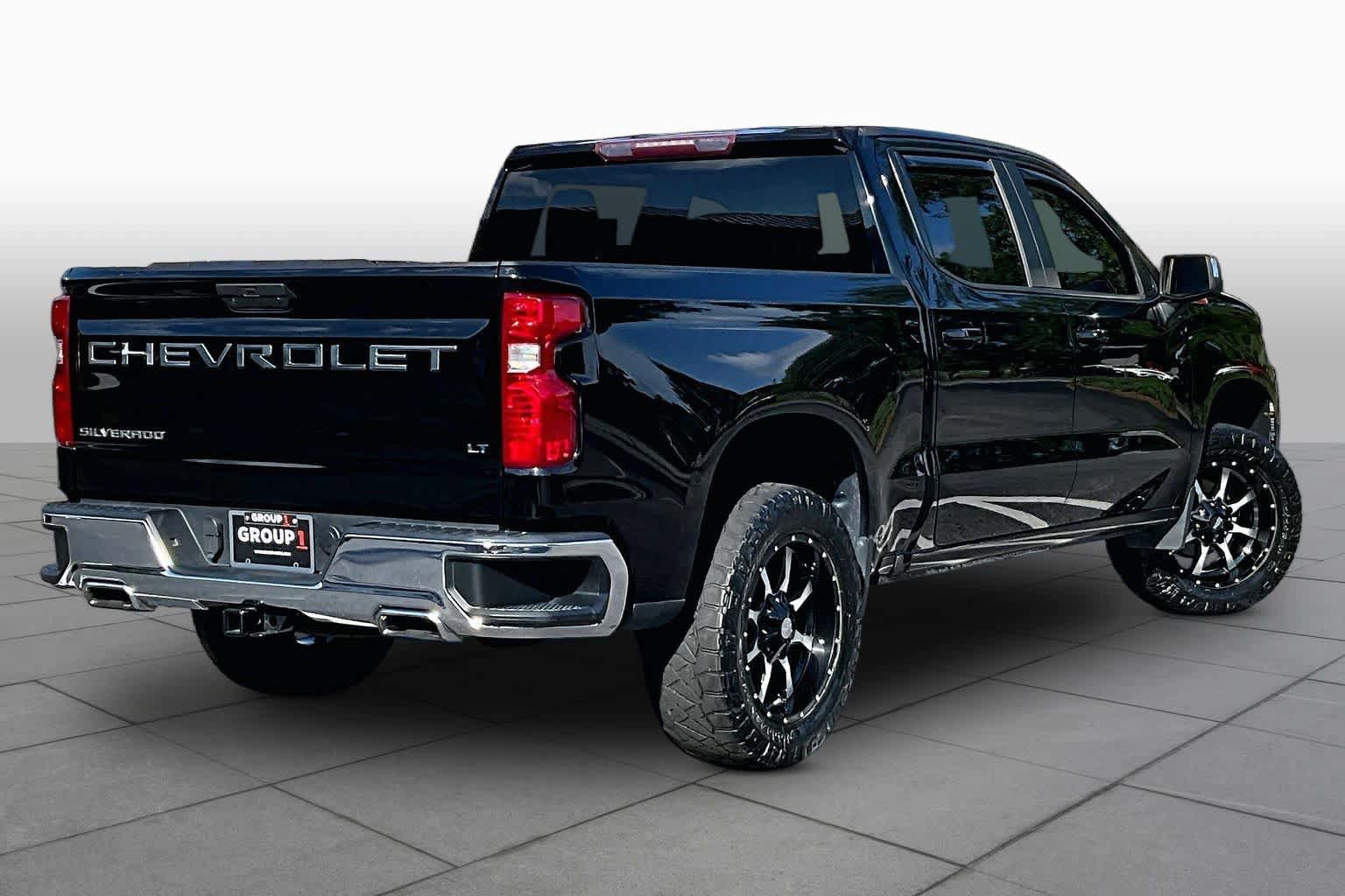 Used 2021 Chevrolet Silverado 1500 LT w/ Z71 Off-Road Package AWD/4WD image 24