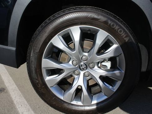Certified 2025 Toyota Grand Highlander AWD image 12