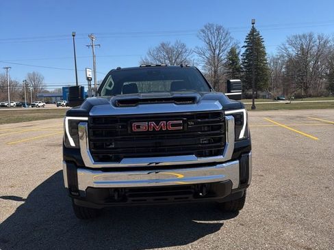 New 2026 GMC Sierra 2500 Pro AWD/4WD image 2