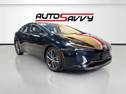 Used 2023 Toyota Prius XLE image 1