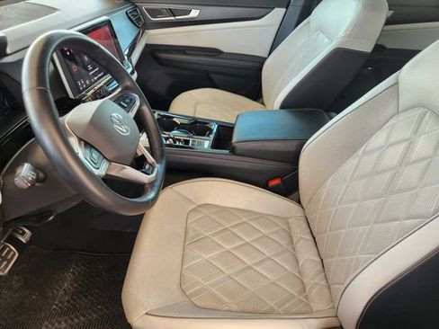 Used 2024 Volkswagen Atlas Cross Sport SEL Premium R-Line AWD/4WD image 12