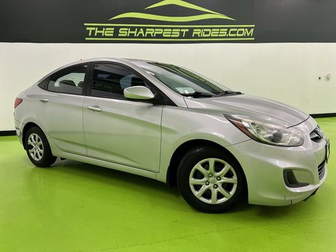 Used 2013 Hyundai Accent GLS FWD image 1