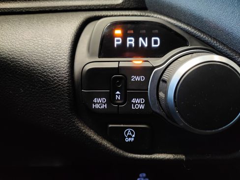 Used 2025 RAM 1500 Tradesman w/ Night Edition AWD/4WD image 31