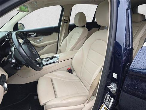 Used 2019 Mercedes-Benz GLC 300 4MATIC image 15