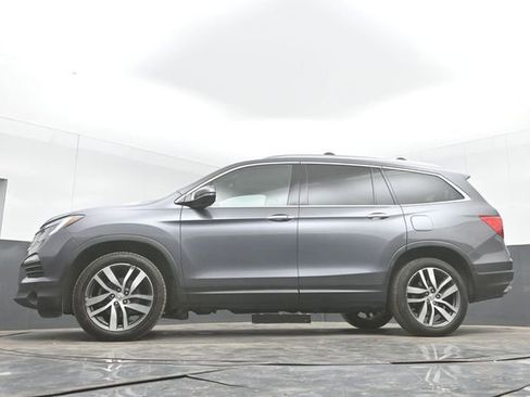Used 2016 Honda Pilot Touring image 30