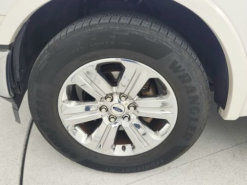 Used 2019 Ford F150 Lariat RWD image 31