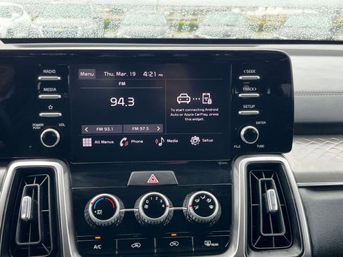 Used 2023 Kia Sorento LX image 17