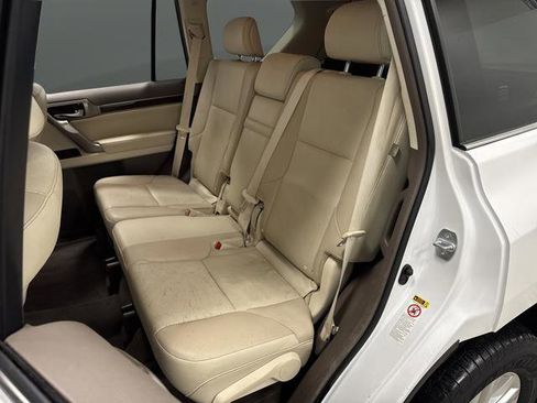 Used 2016 Lexus GX 460 w/ Premium Package image 30