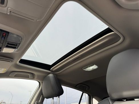 Used 2022 Subaru Crosstrek 2.5i Sport w/ Moonroof Package image 13