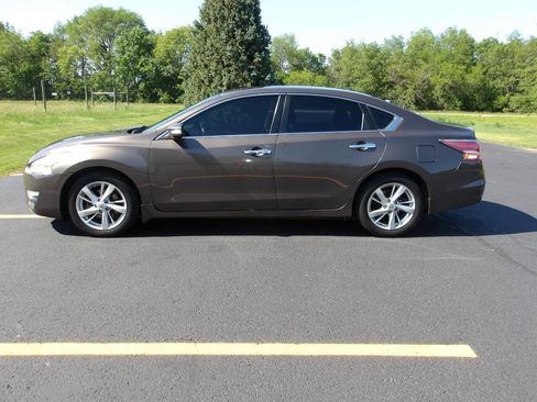 Used 2014 Nissan Altima 2.5 SL w/ Moonroof Package FWD image 11