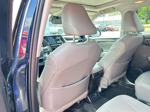 Used 2022 Toyota Highlander Platinum AWD/4WD image 22