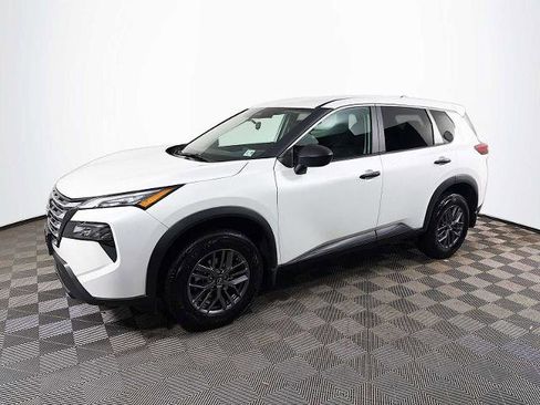 Certified 2025 Nissan Rogue S image 1