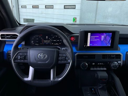 Used 2025 Toyota Tacoma TRD Off-Road image 12