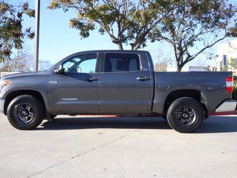 Used 2018 Toyota Tundra SR5 image 43