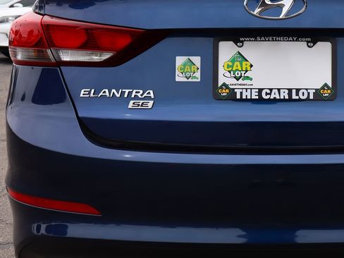 Used 2017 Hyundai Elantra SE FWD image 19