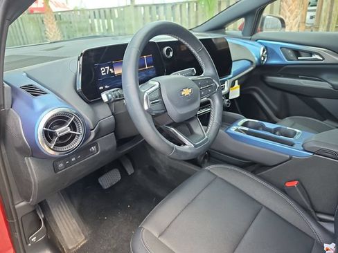 Used 2025 Chevrolet Equinox EV LT FWD image 15
